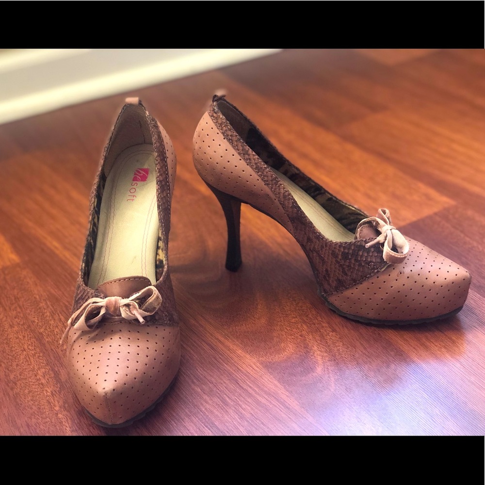 High heel shoes